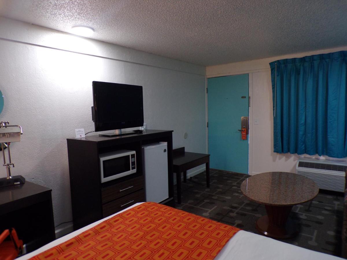 Dover Inn And Suites Extérieur photo